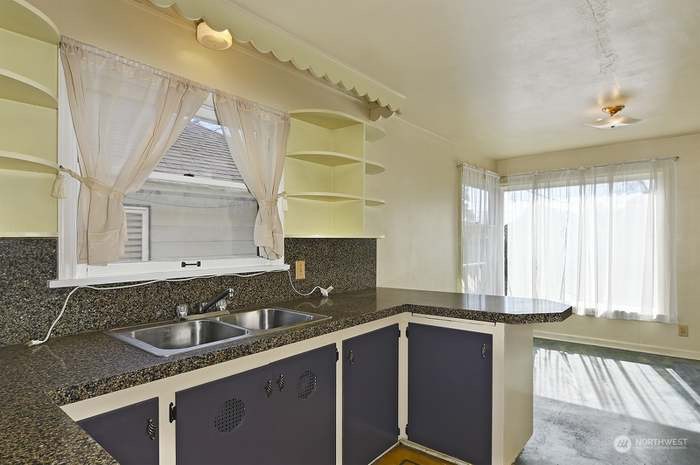 Kitchen before remodel — Pelletier Construction Group, Seattle Eastside